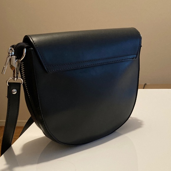 Italian leather Black Crossbody Bag - Picture 4 of 16